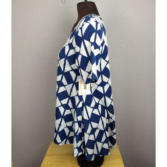 LuLaRoe shapes print Perfect-T! Size small NWT - Picture 4 of 10